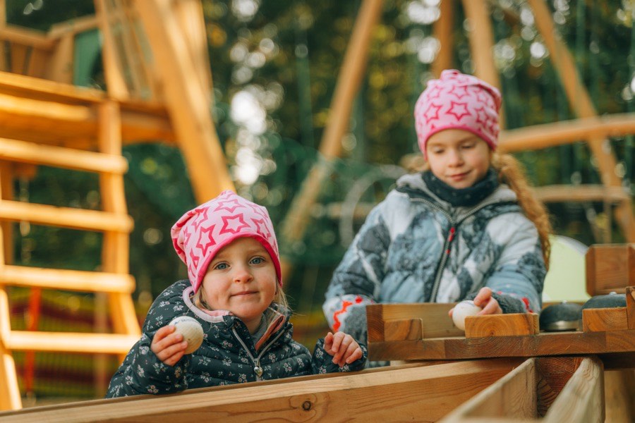 Spielstationen aus Holz