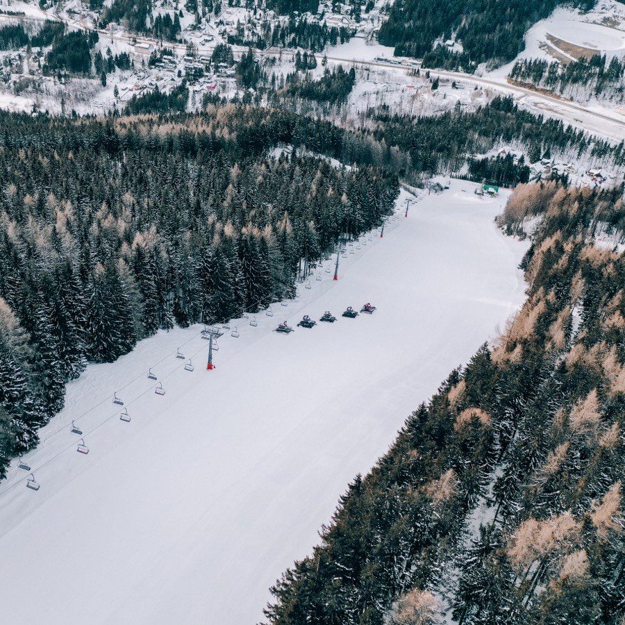 Sessellift & Pisten am Hirschenkogel