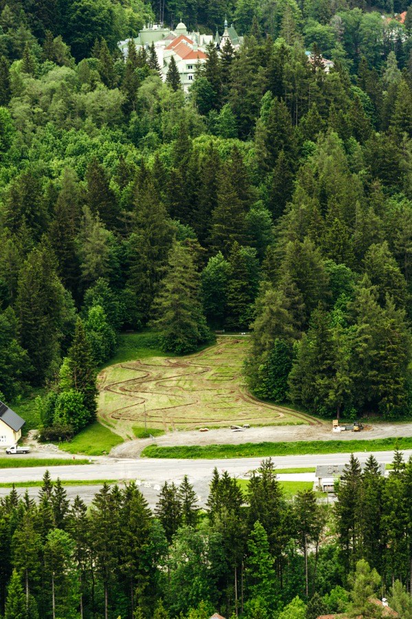 18 km Trails in den Hang gebaut