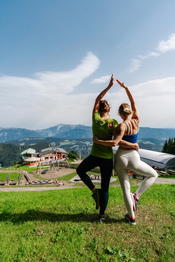 Yoga am Gipfel beim Liechtensteinhaus